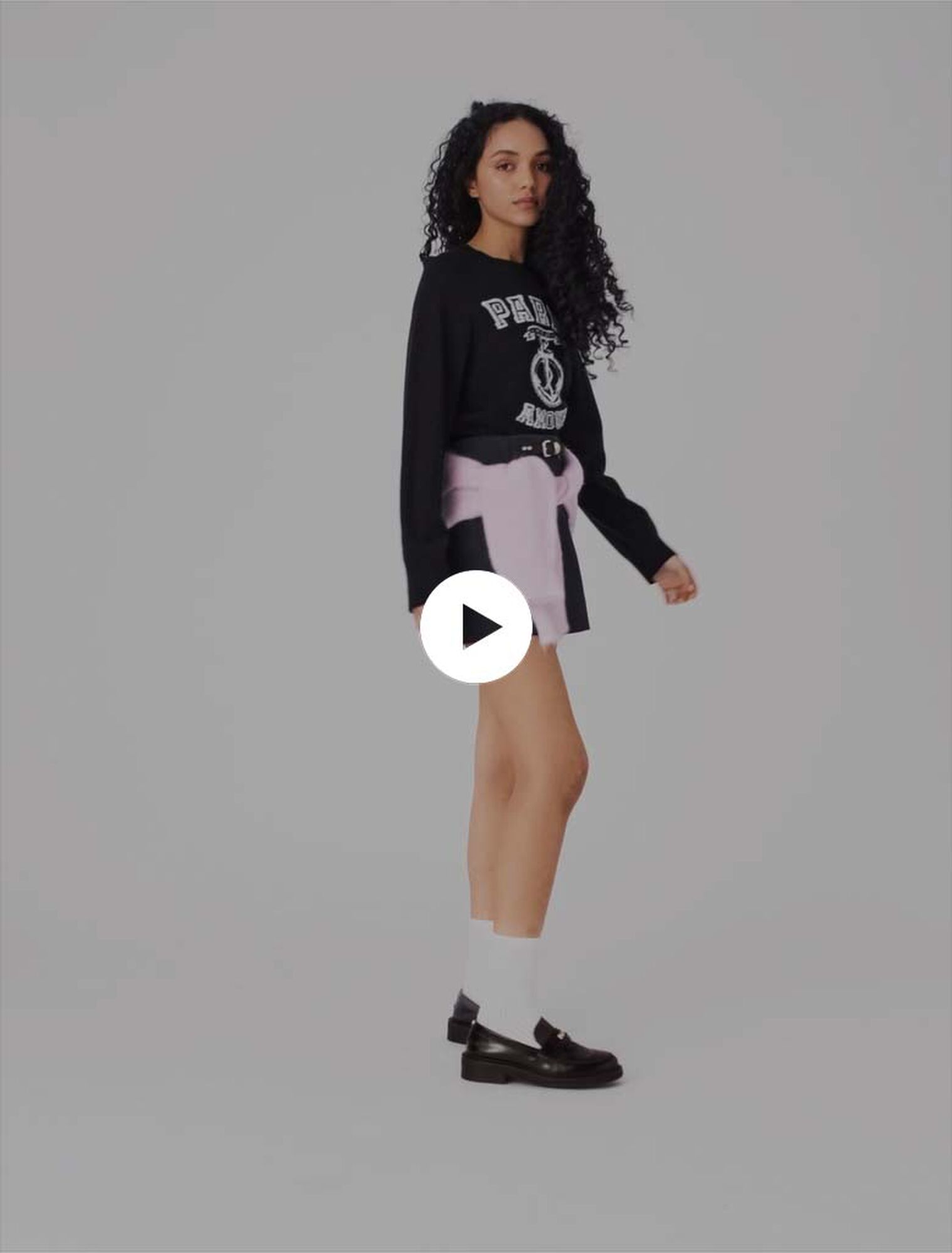 Round-neck slogan jumper