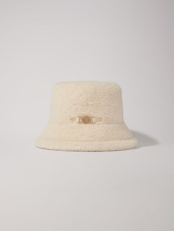 Faux fur bucket hat