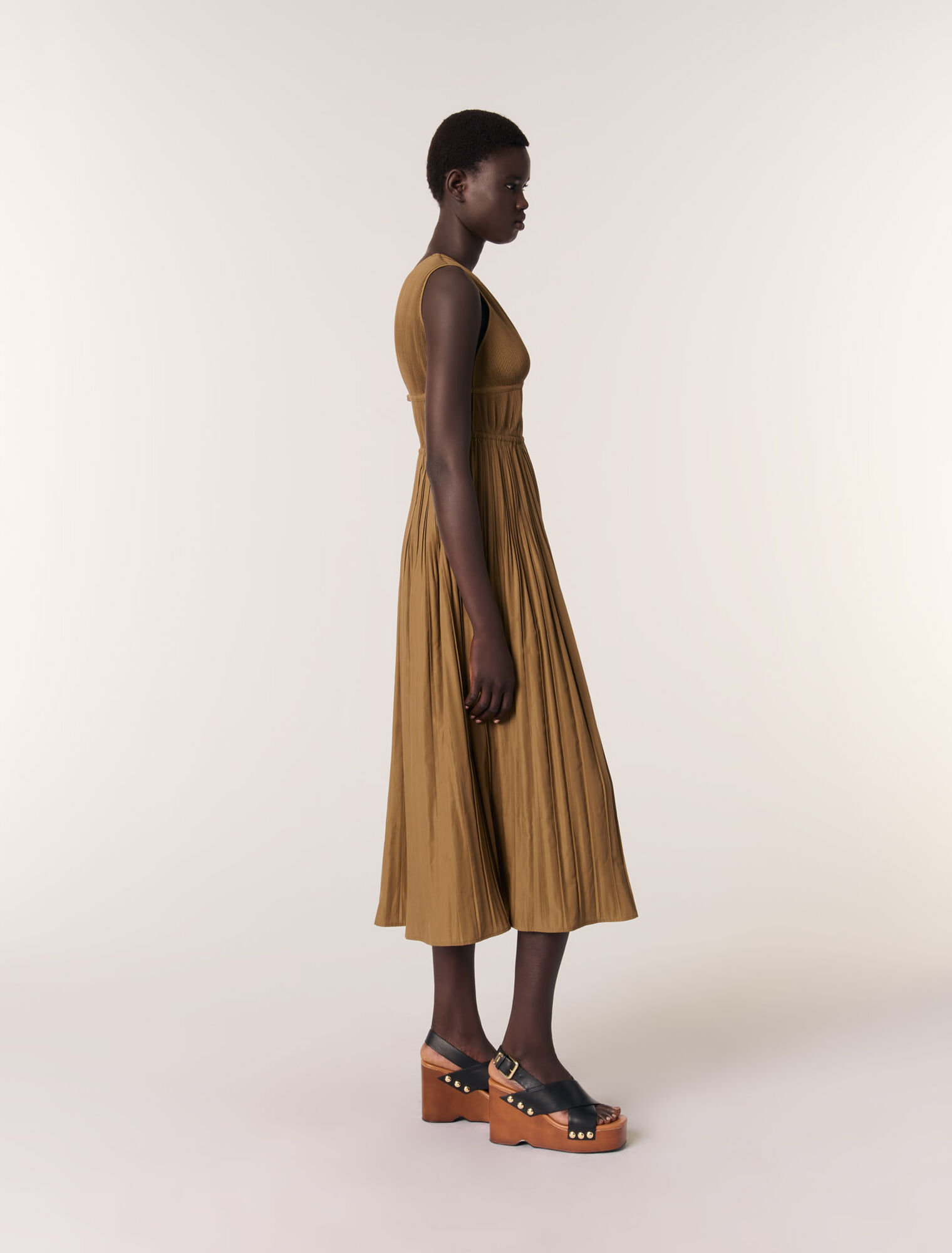 Jewellery neckline pleated dress