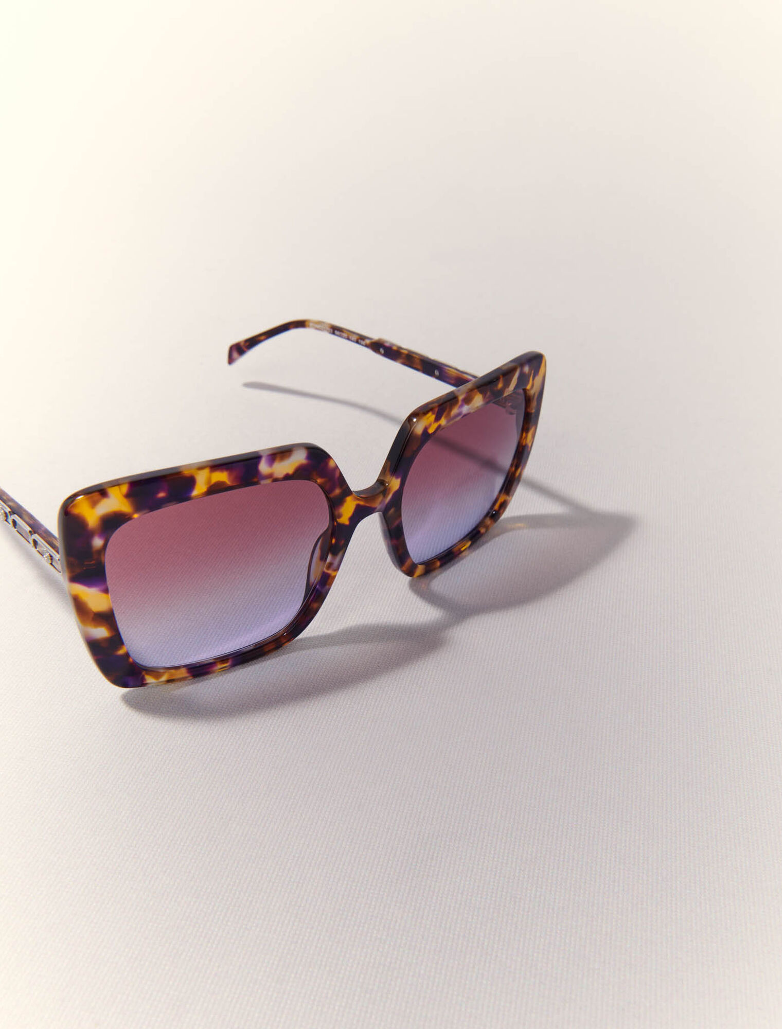 Rectangular acetate glasses