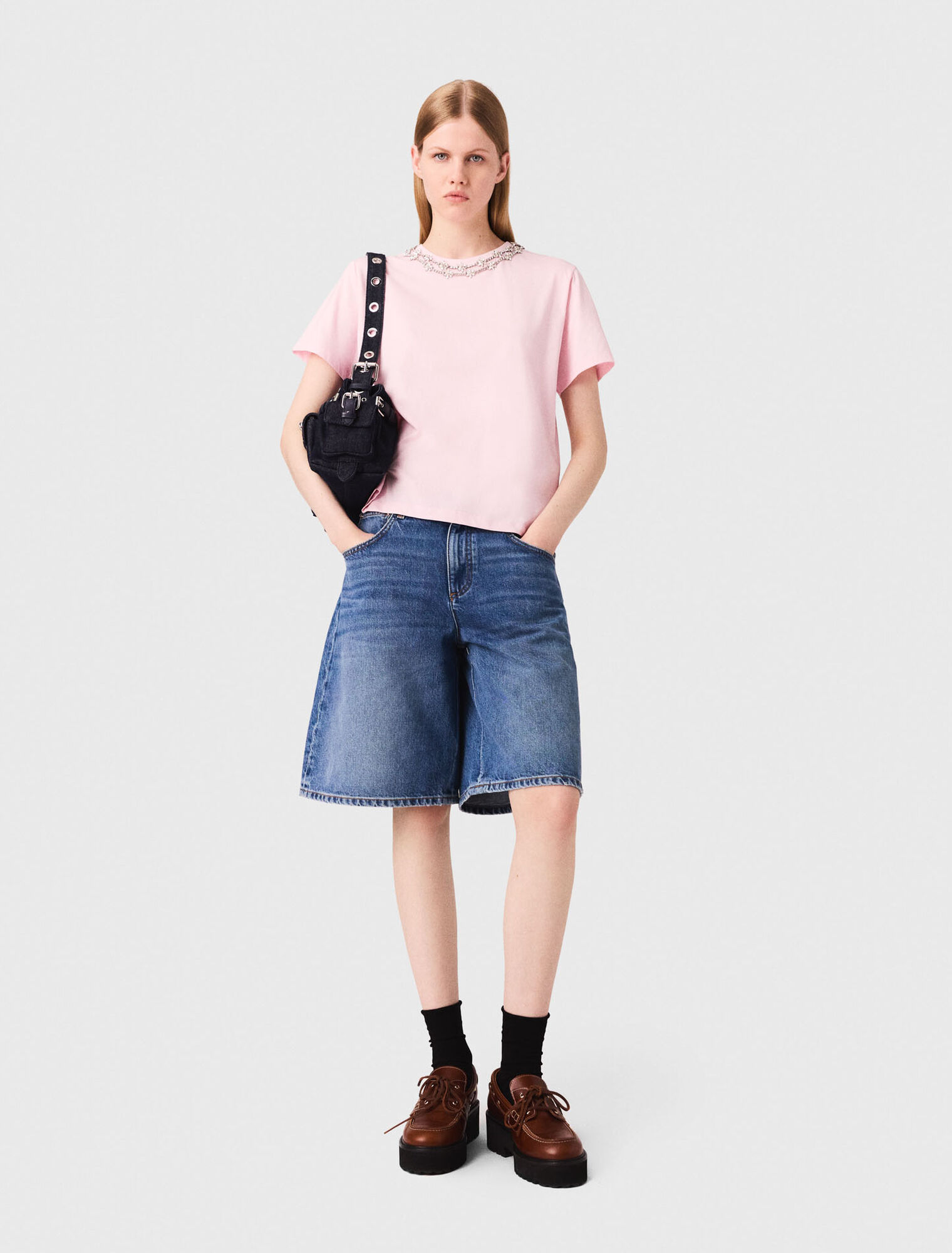 Short-sleeve jewel neck T-shirt