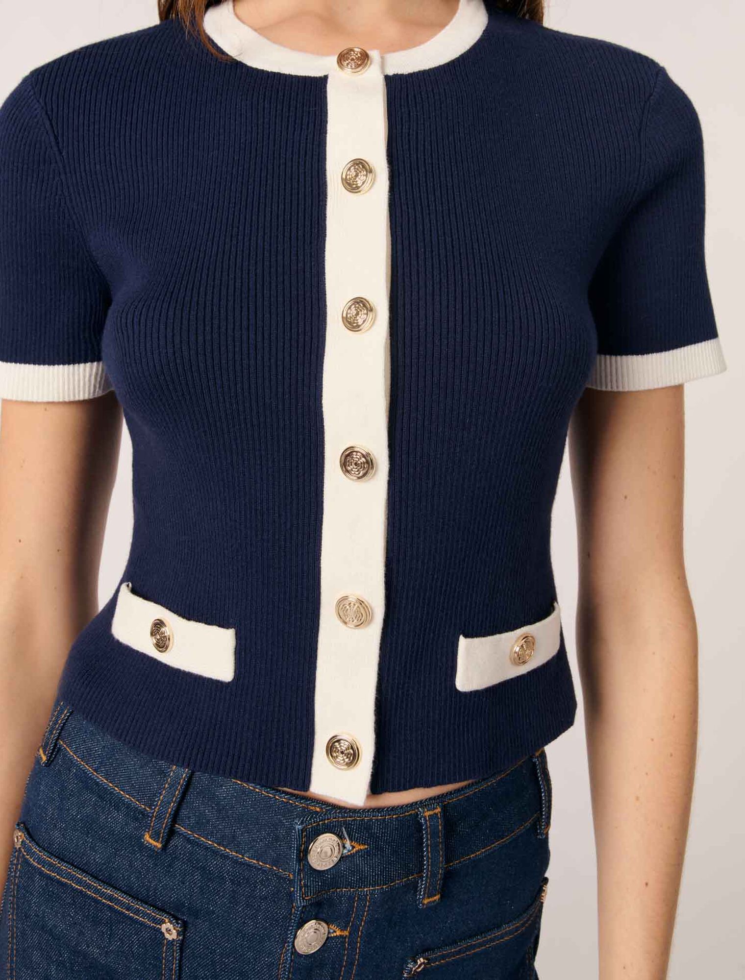 Contrasting cropped cardigan