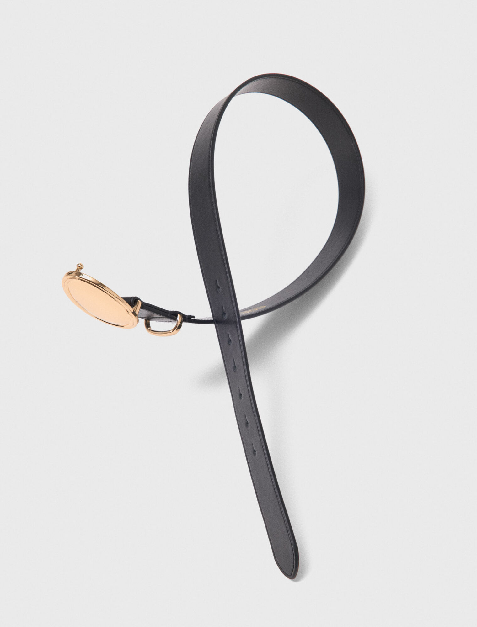 Leather belt with oval buckle