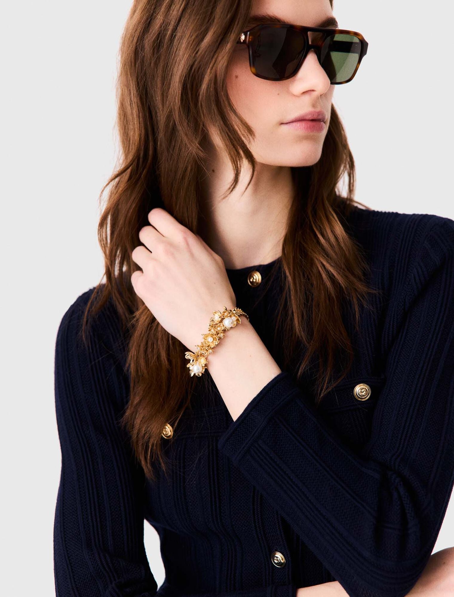 Asymmetric wide chain bracelet