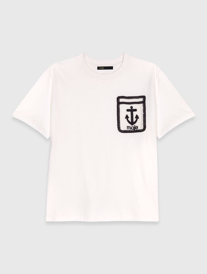 T-shirt with embroidered pocket