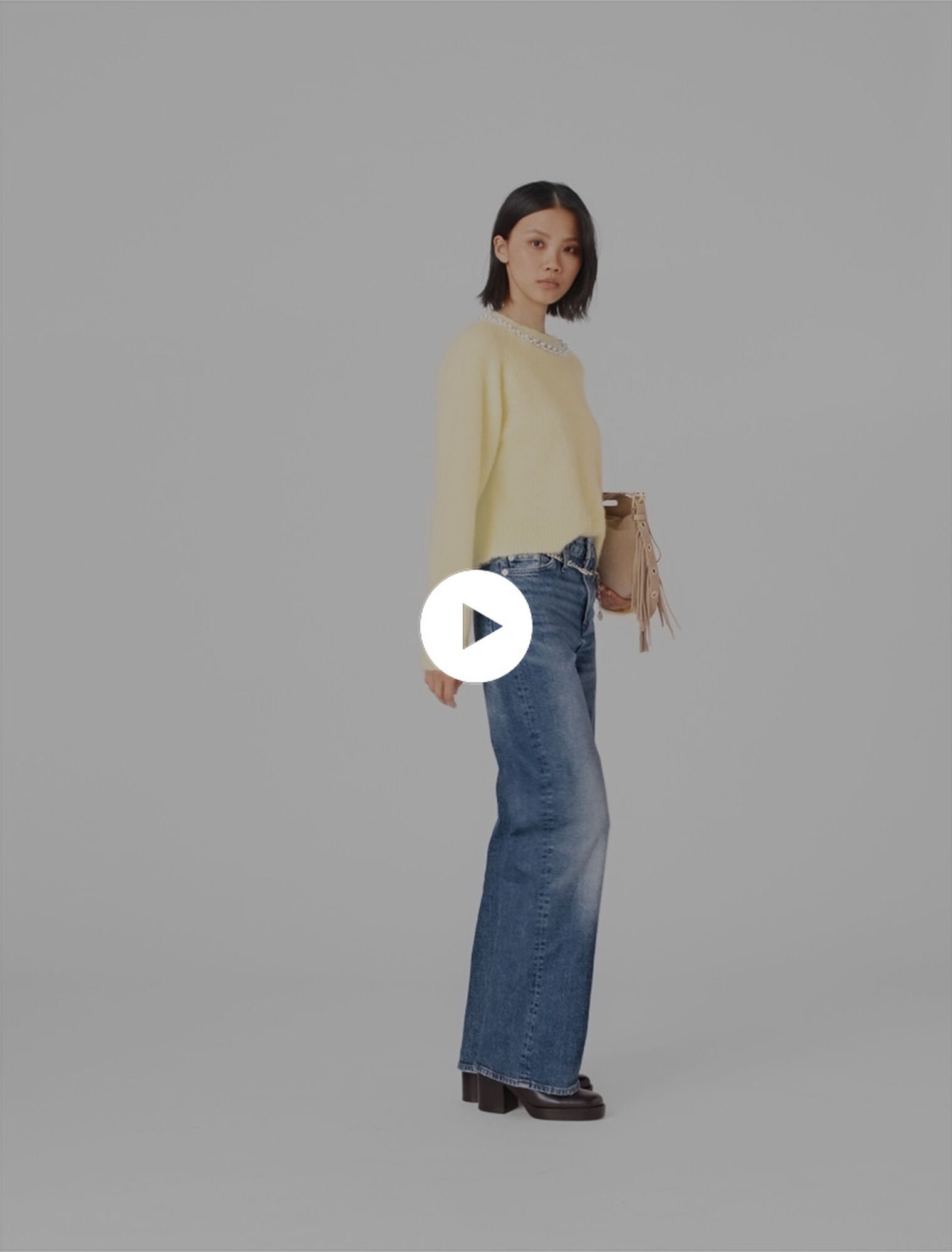 Jeans with chain-link belt