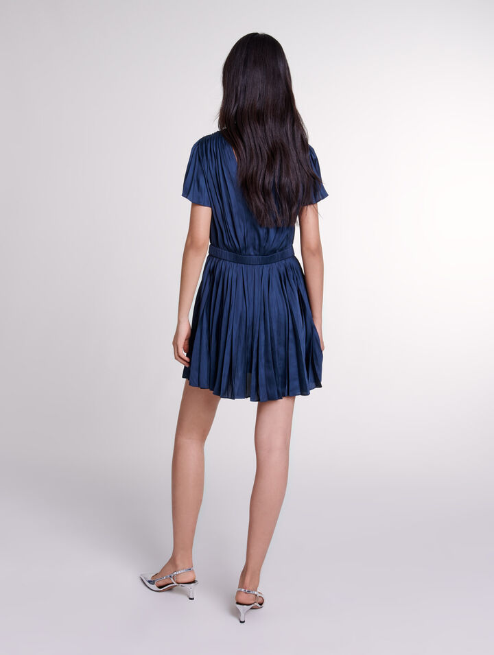 Short pleated dress 