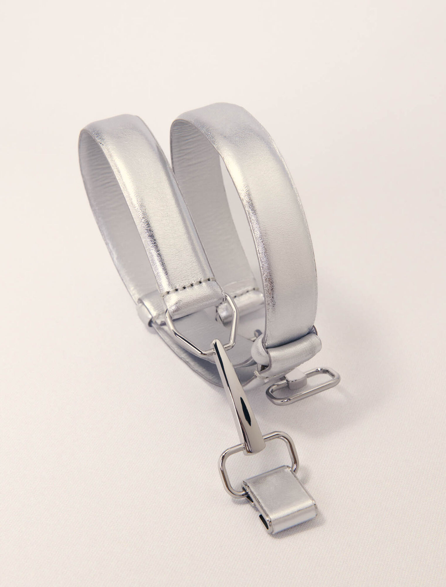 Metallic leather belt
