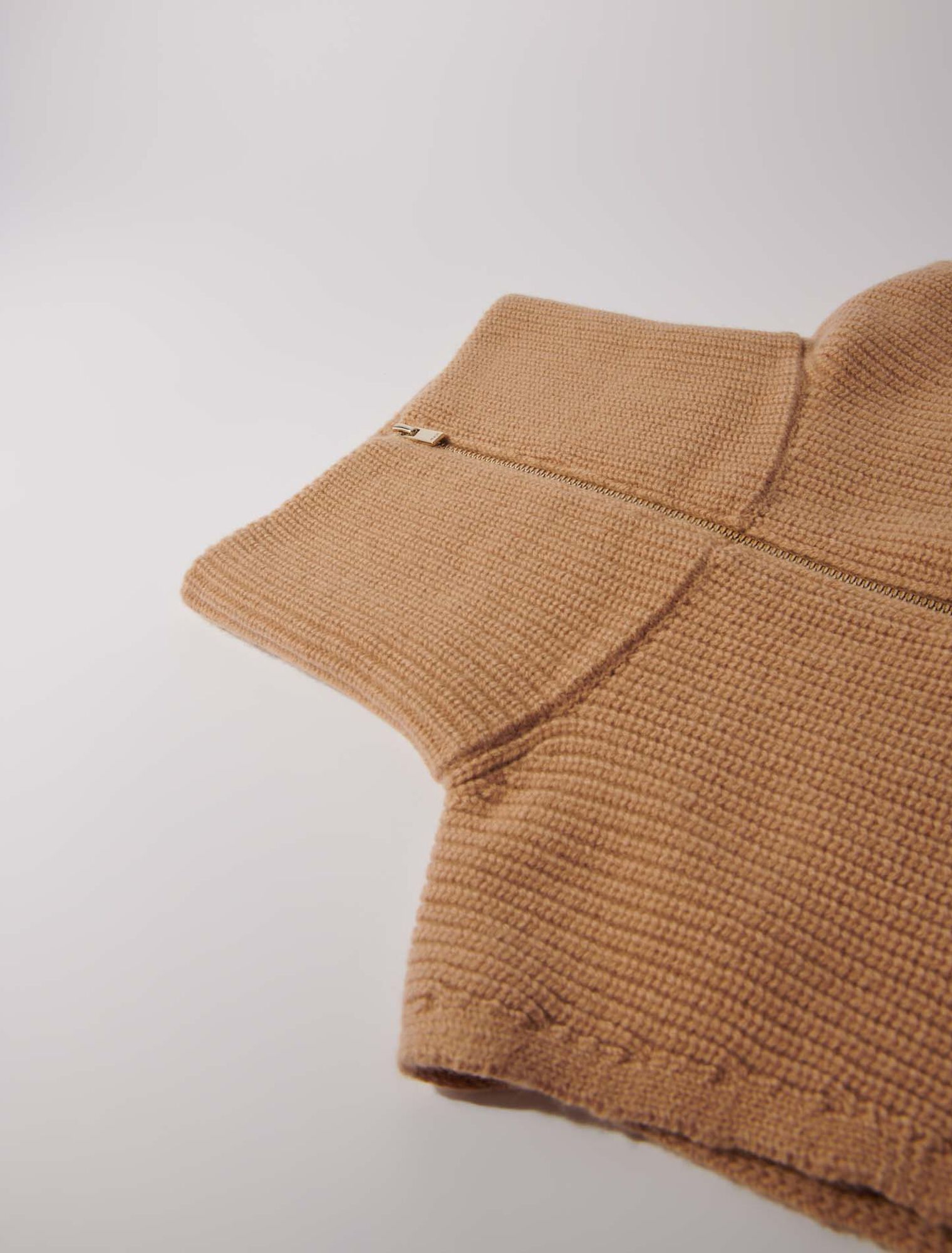 Cashmere/wool zip-up neck warmer