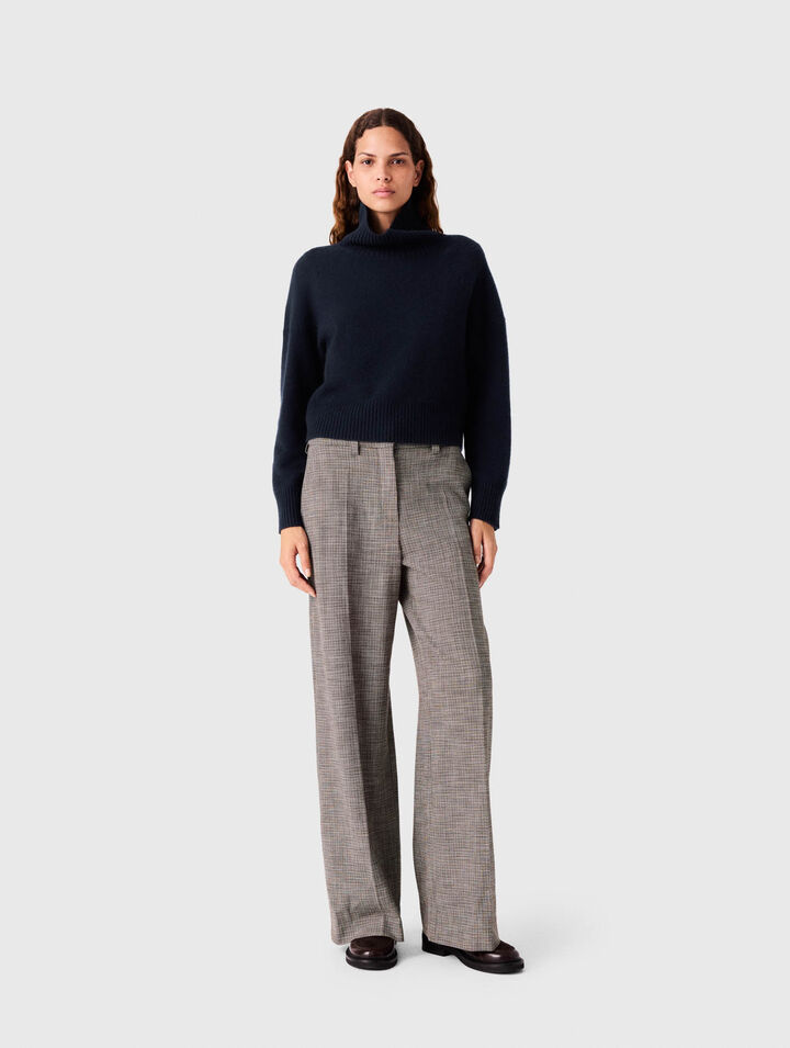 High-neck cashmere jumper