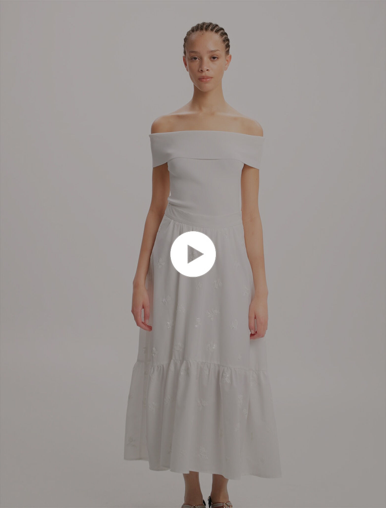 Long embroidered skirt