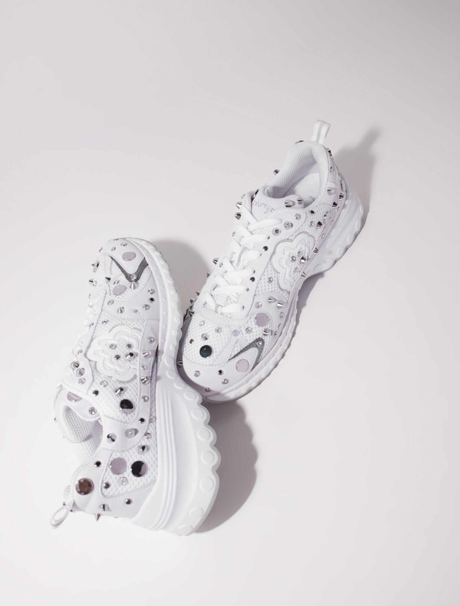 M stud trainers