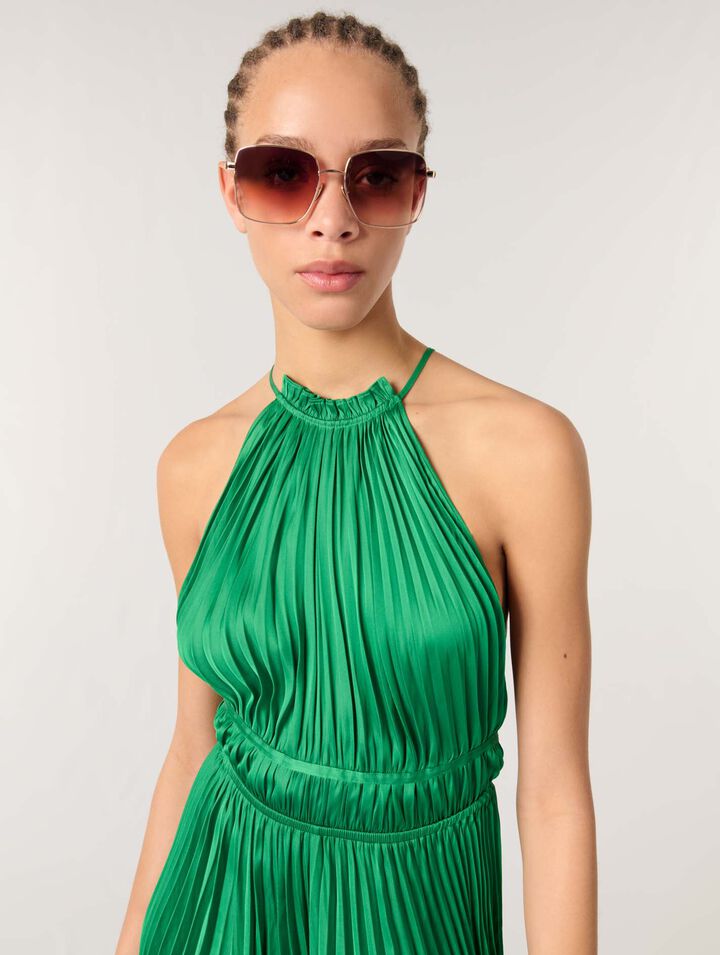 Short pleated backless dress