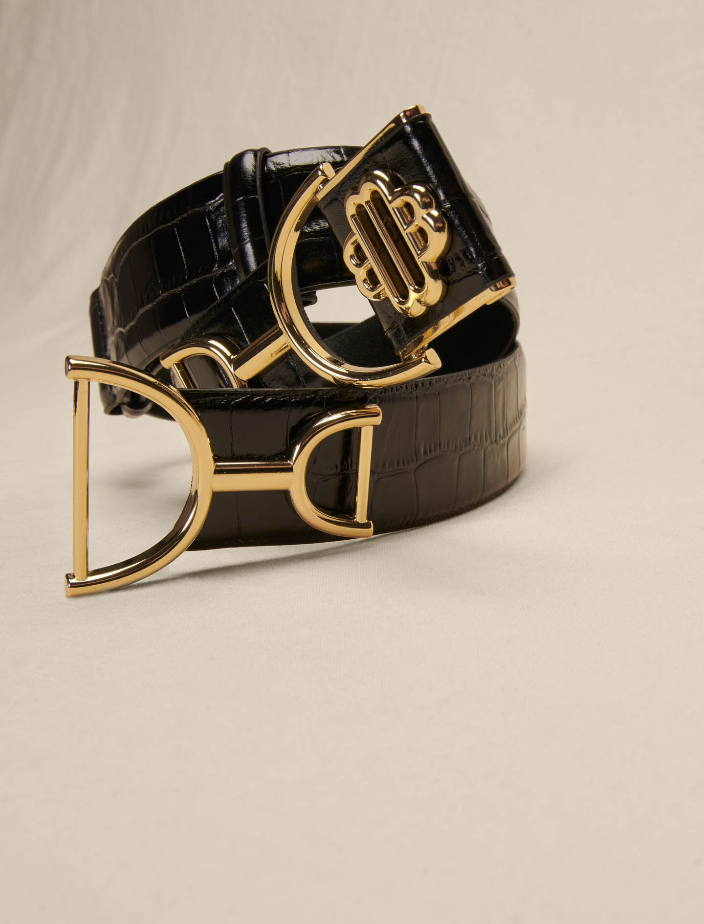 Horsebit belt store