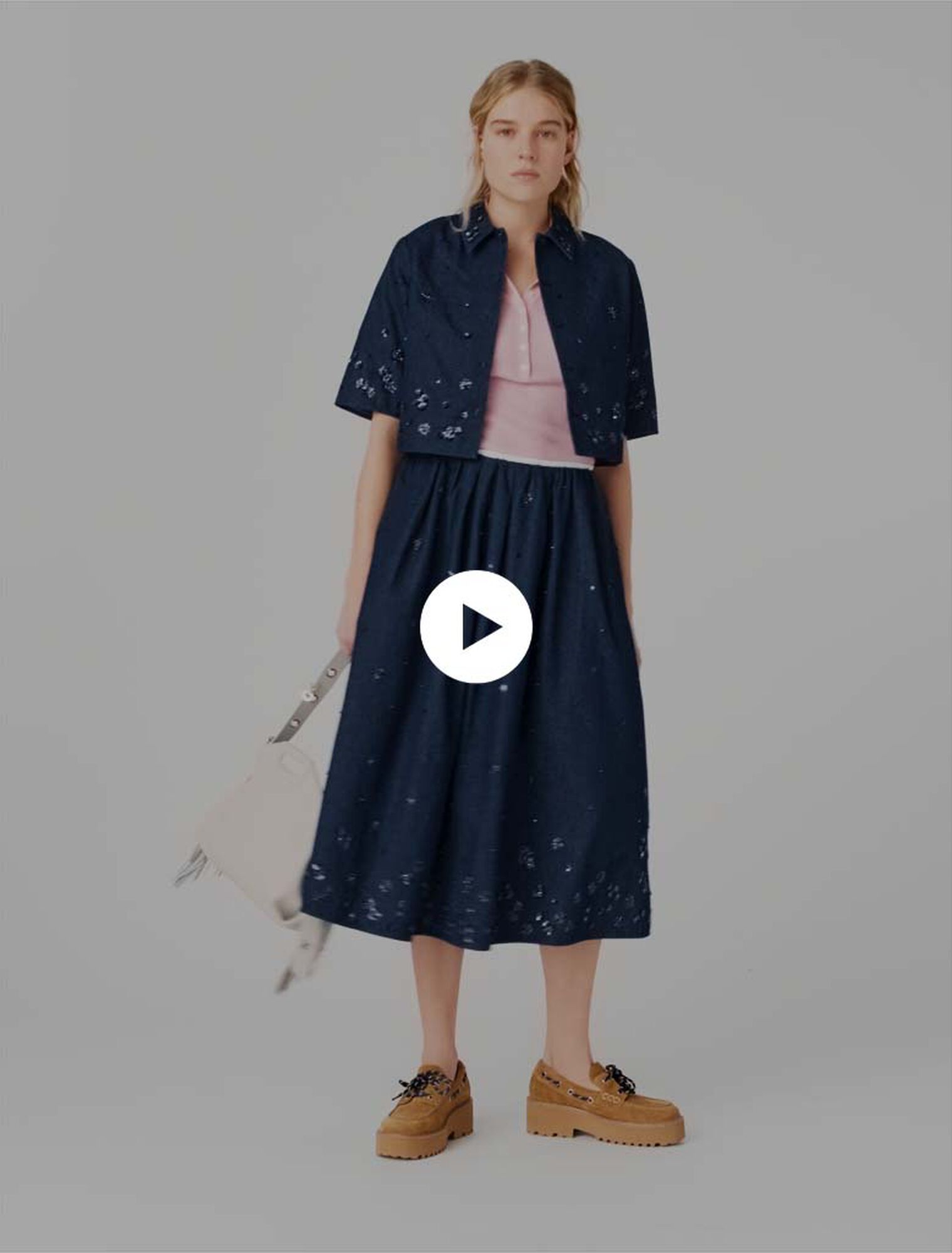 Embroidered cropped denim shirt