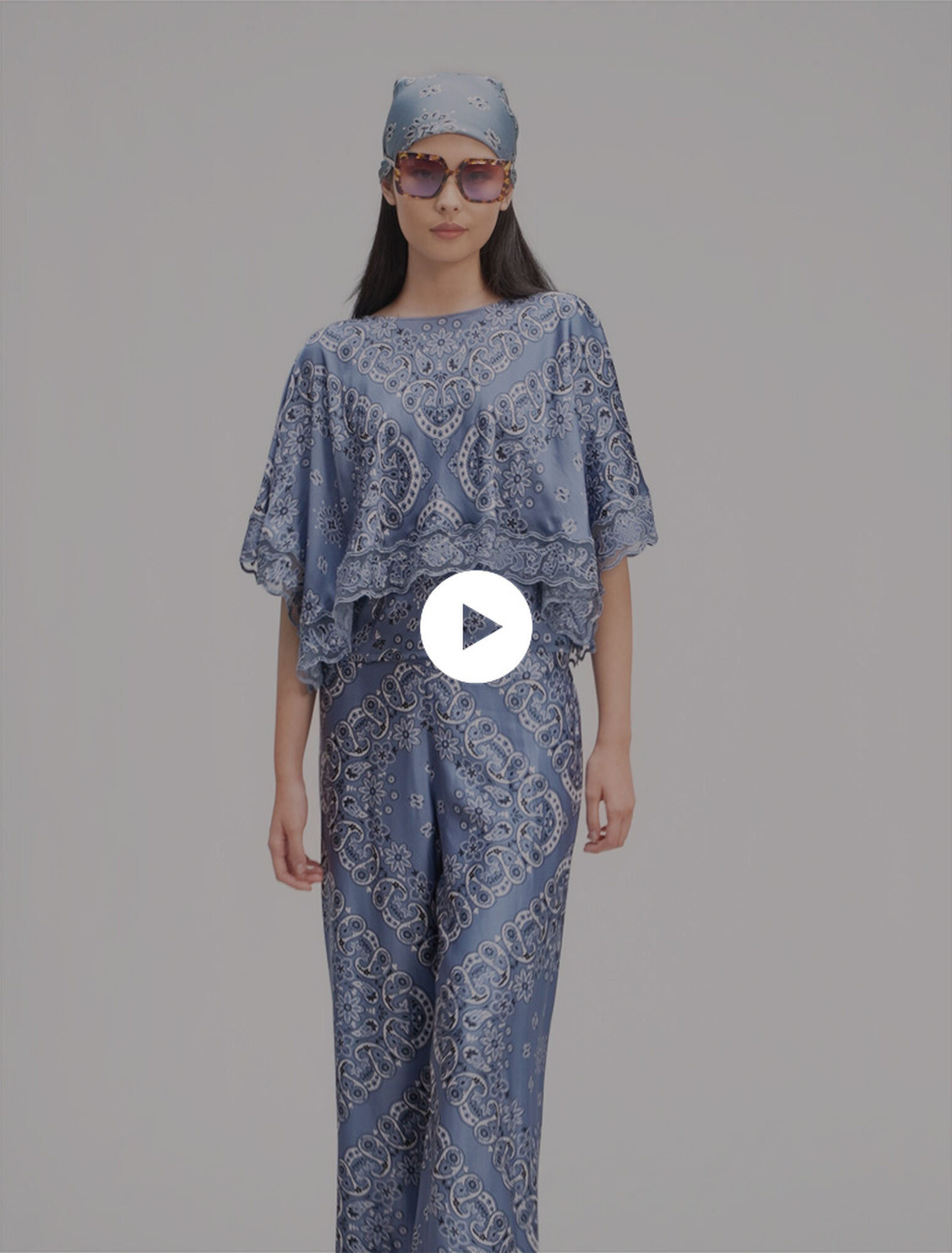 Flowing patterned top