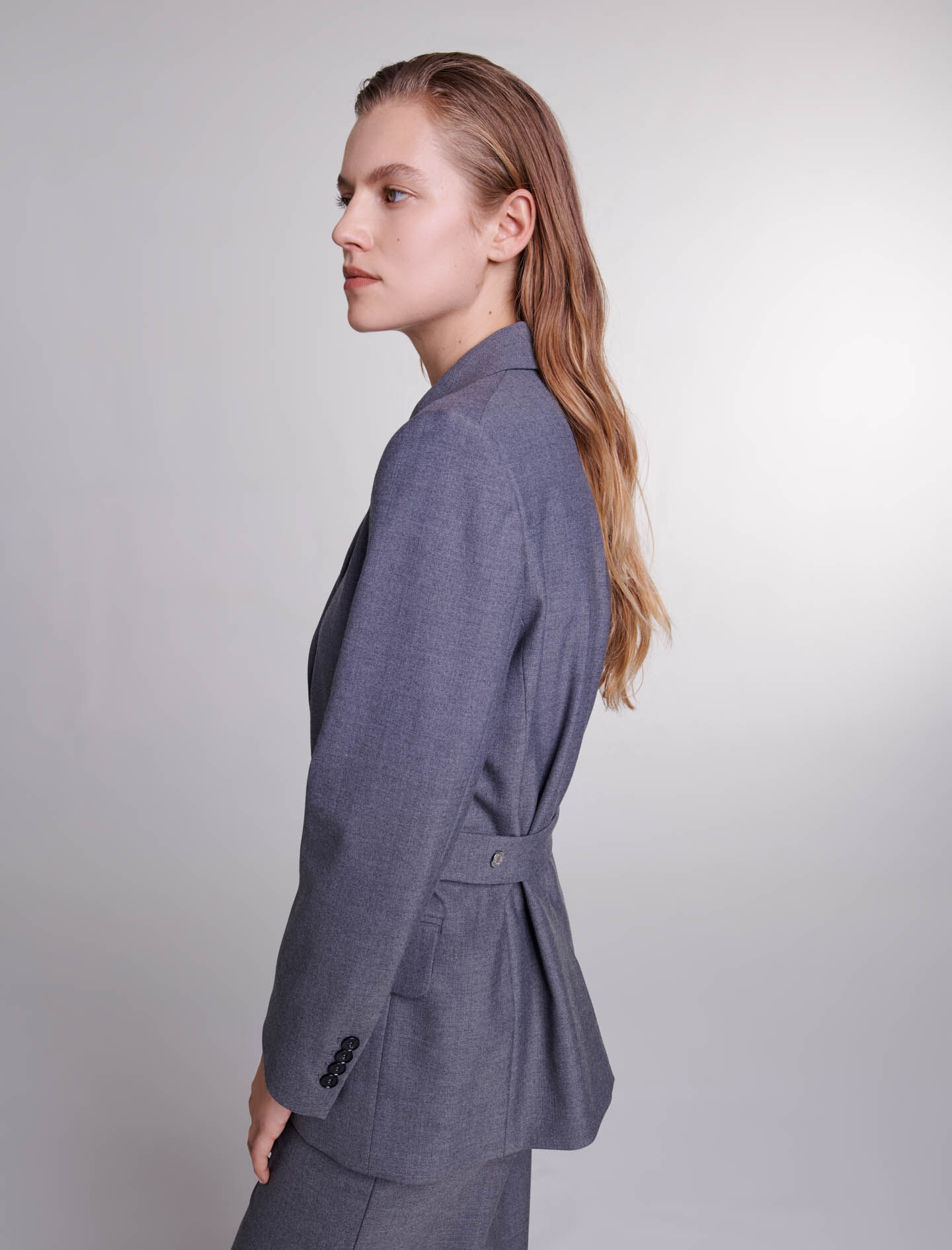 めい Suit jacket with chain belt